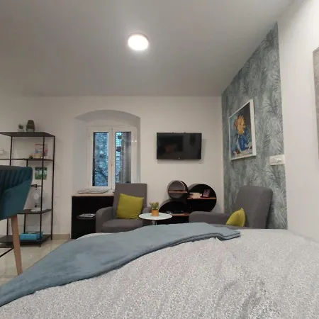 Little Lion سبليت